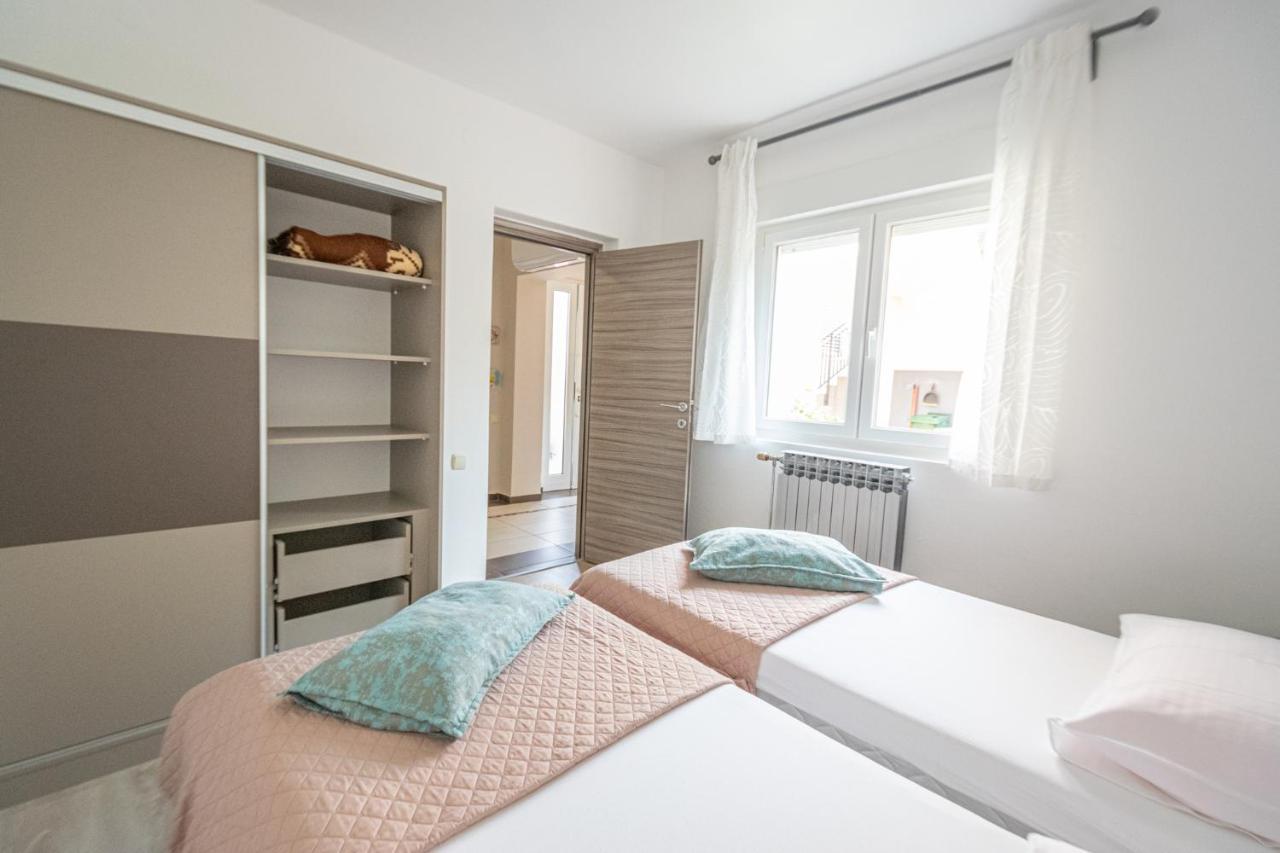 Two-Bedroom Apartment In Crikvenica Xcvii Exterior photo